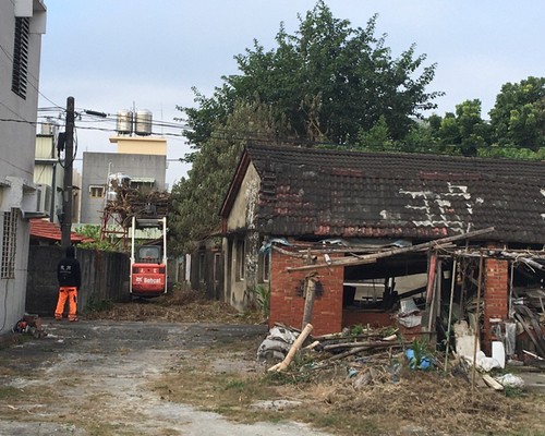 台南環境整理, 台南鋸樹, 台南空屋除草, 台南樹木雜草廢棄物清運, 
                    台南空地除草, 台南除草鋸樹, 台南代客除草, 台南除(割)草作業, 台南割草, 台南除草, 台南割草整地, 台南除草整地, 台南空地除草價格, 台南除草工, 
                    台南整地除草費用, 台南空地割草, 台南整地除草, 台南空地除草