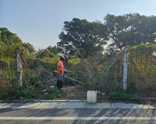 台南歸仁建地除草, 台南歸仁建地割草, 台南歸仁環境清理, 台南歸仁除草景觀工程, 台南歸仁重劃土地除草, 台南歸仁果樹農地除草, 台南歸仁園區空地除草, 台南歸仁除草鋸樹, 台南歸仁墓地清理, 台南歸仁道路除草, 
    	台南歸仁圍籬工程除草, 台南歸仁代客除草, 台南歸仁除(割)草作業, 台南歸仁割草, 台南歸仁除草, 台南歸仁割草整地, 台南歸仁除草整地, 台南歸仁空地除草價格, 台南歸仁除草工, 台南歸仁整地除草費用, 
        台南歸仁空地割草, 台南歸仁整地除草, 台南歸仁空地除草